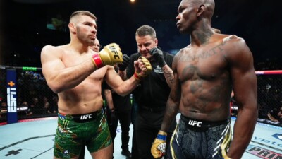 UFC 305: Исраэль Адесанья впервые в карьере потерпел поражение удушающим приёмом