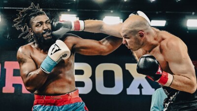 Видеозапись боя Иван Дычко – Крейг Льюис