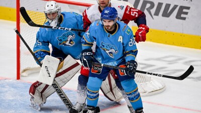 "Барыс" уступил "Локомотиву" на Мемориале Блинова