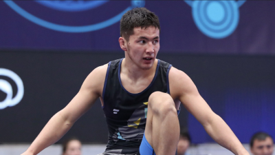 Чемпионат мира по борьбе U20: два казахстанских "классика" поспорят за бронзовые медали 