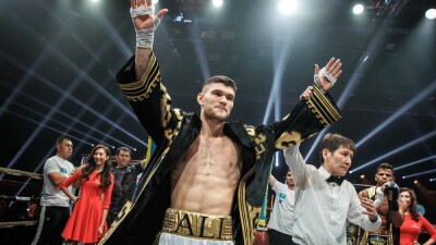 Официально объявлен бой казахстанского нокаутёра против соперника с 22 победами