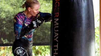 Валентина Шевченко победила Алексу Грассо и вернула чемпионский пояс UFC