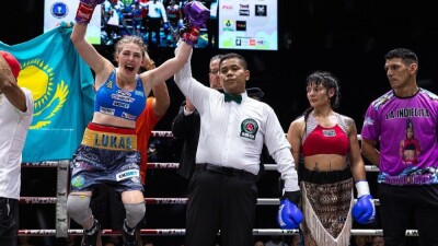 Скандалом завершился бой за звание чемпионки мира по боксу с участием казахстанки Ангелины Лукас