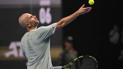 Адриан Маннарино успешно начал защиту титула на турнире в Казахстане 