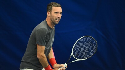 Михаил Кукушкин с победы стартовал на турнире во Франции 