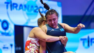 Две казахстанки поспорят за бронзовые медали чемпионата мира по видам борьбы в Албании 