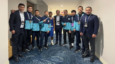 Геннадий Головкин принял участие в открытии первого чемпионата мира U19 World Boxing