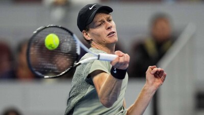 Янник Синнер объяснил снятие с "Мастерса" в Париже