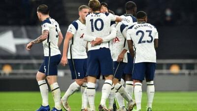 "Манчестер Сити" проиграл "Тоттенхэму" и вылетел из Кубка английской лиги на ранней стадии