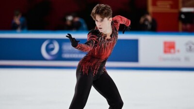 Казахстанец вошёл в историю мирового фигурного катания и остановился в шаге от медали Гран-при Франции 