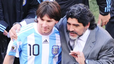 Месси опубликовал пост в годовщину смерти Марадоны