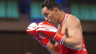 Казахстанский боксёр досрочно победил в четвертьфинале чемпионата Азии