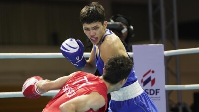 Казахстанец вырвал победу в поединке против боксёра из Таджикистана на чемпионате Азии 