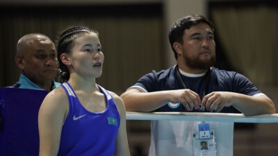 Казахстанка не смогла выйти в финал ЧА-2024 по боксу 