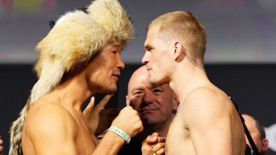 Шавкат Рахмонов победил Иэна Гэрри единогласным решением судей