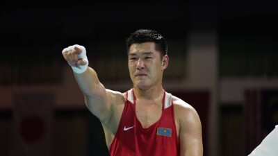 Девять побед из десяти полуфиналов: как выступили казахстанские боксёры 8 декабря на чемпионате Азии 