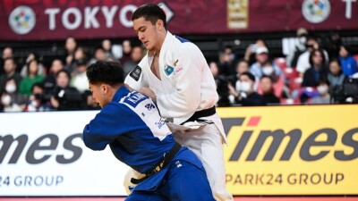 Казахстанский дзюдоист упустил победу в схватке за "бронзу" на Grand Slam в Токио