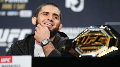 Чемпион UFC Ислам Махачев стал номинантом на премию "Сабмишен года"