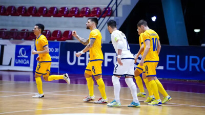 Сборная Казахстана по футзалу с победы начала отборочный турнир чемпионата Европы-2026. Видеообзор матча 
