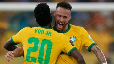 Неймар обратился к Винисиусу после вручения вингеру "Реала" приза лучшего игрока года