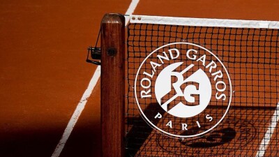 Представлен официальный постер "Ролан Гаррос-2025". Он оформлен в виде комикса