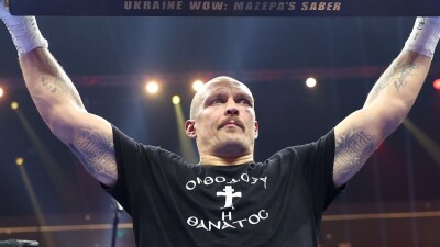 Стало известно, какой счёт выставил искусственный интеллект в реванше Усик – Фьюри