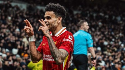 "Ливерпуль" разгромил "Тоттенхэм" с девятью голами и продлил беспроигрышную серию до 21 матча во всех турнирах