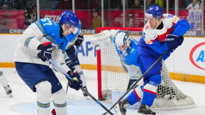 Сборная Казахстана сотворила камбэк, но проиграла на молодёжном чемпионате мира по хоккею
