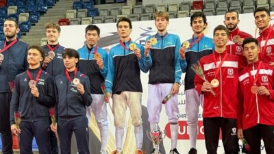 Команда Казахстана по фехтованию на шпаге завоевала "золото" юниорского этапа Кубка мира 