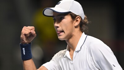 Лучший юниор Казахстана не смог выйти в полуфинал Australian Open 
