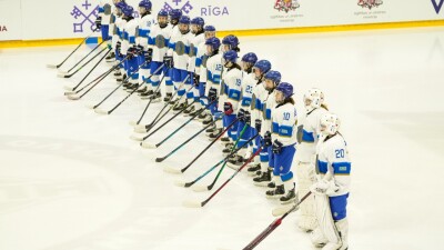 Казахстанские хоккеистки финишировали вторыми на юниорском чемпионате мира