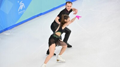 Азиада-2025: казахстанские фигуристы стартовали в танцах на льду 