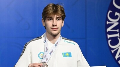 Казахстанский шпажист завоевал "бронзу" чемпионата Азии по фехтованию среди кадетов и юниоров