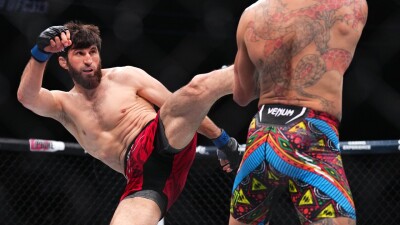 Магомед Анкалаев победил Алекса Перейру и стал чемпионом UFC в полутяжёлом весе