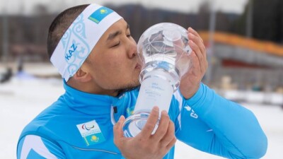 Казахстанский пара биатлонист Ербол Хамитов выиграл Хрустальный глобус