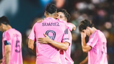 Голы Суареса и Месси принесли "Интер Майами" победу и выход в 1/4 финала ЛЧ КОНКАКАФ