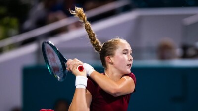 Мирра Андреева проиграла Аманде Анисимовой в третьем круге турнира в Майами