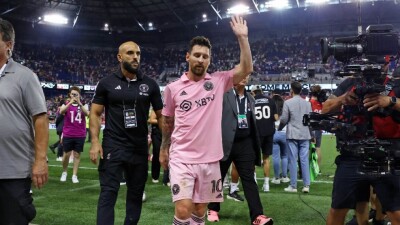 Телохранителю Лионеля Месси запретили выбегать на поле во время матчей