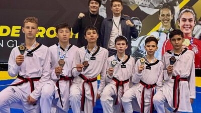 Казахстанские таэквондисты завоевали 11 медалей на турнире среди кадетов и юниоров в Сербии