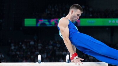 Казахстанский гимнаст Нариман Курбанов завоевал "бронзу" этапа Кубка мира в Хорватии