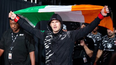 Иан Гарри победил Карлоса Пратеса единогласным решением судей на турнире UFC on ESPN 66