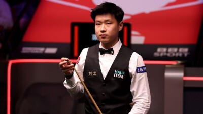 Чемпион мира Чжао Синьтун отдаст почти половину призовых, заработанных за победу на ЧМ-2025 по снукеру