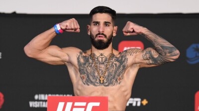 Топурия сообщил, что на UFC 317 может подраться или с Махачевым, или с Оливейрой