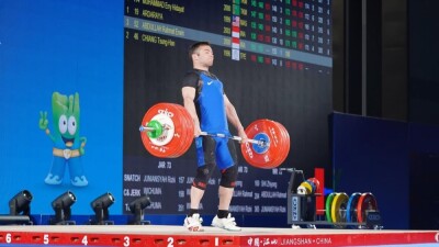 Тяжёлая атлетика: казахстанец Пётр Хребтов завоевал "бронзу" на чемпионате Азии в Китае