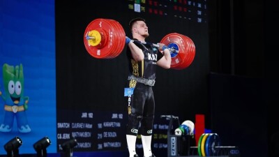 Тяжёлая атлетика: казахстанский штангист Артём Антропов стал серебряным призёром чемпионата Азии