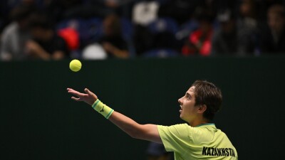 Казахстанский теннисист Александр Шевченко с победы стартовал в отборочном турнире "Ролан Гаррос"