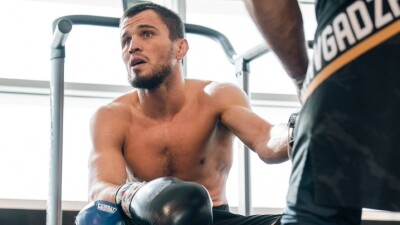 Нурмагомедов продемонстрировал новую спортивную базу в родном селе 