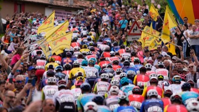 "Джиро д’Италия-2025": велогонщик казахстанской команды попал на пьедестал 15 этапа