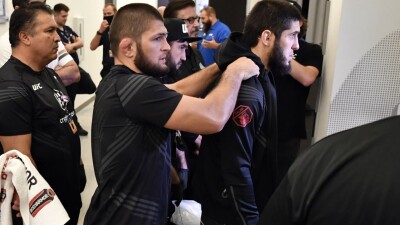 "Отправь Махачеву локацию": Хабиб Нурмагомедов обратился с просьбой к главе UFC