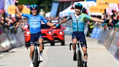 "Джиро д’Италия-2025": двойная победа казахстанской команды на 16 этапе 